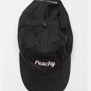 NWOT Brandy Melville Peachy Hat - Black